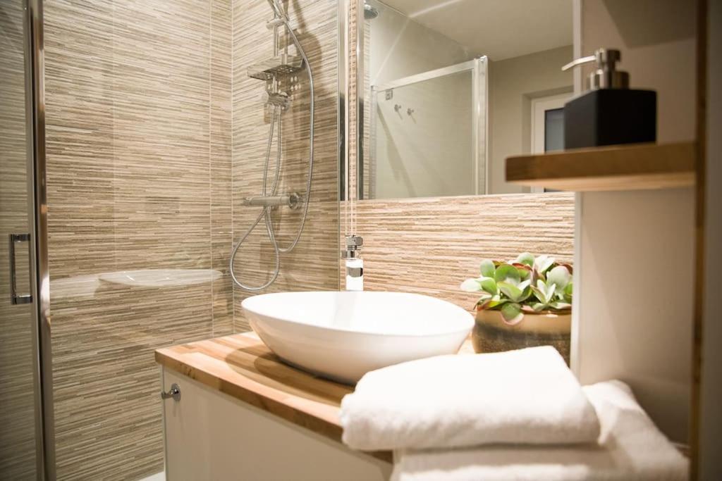Buenas Noches Villa Standing Piscine & Wellness Boncelles ภายนอก รูปภาพ